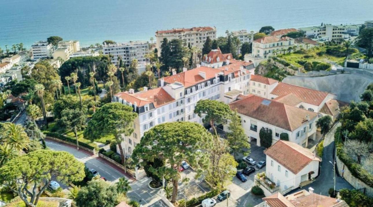 Palais T2 300m De La Parking En Appartement