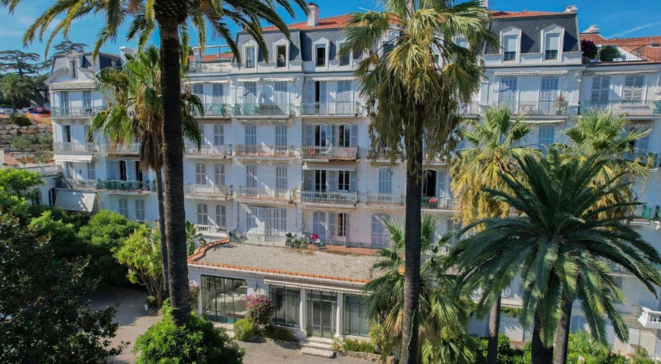 Palais T2 300m De La Parking En Appartement