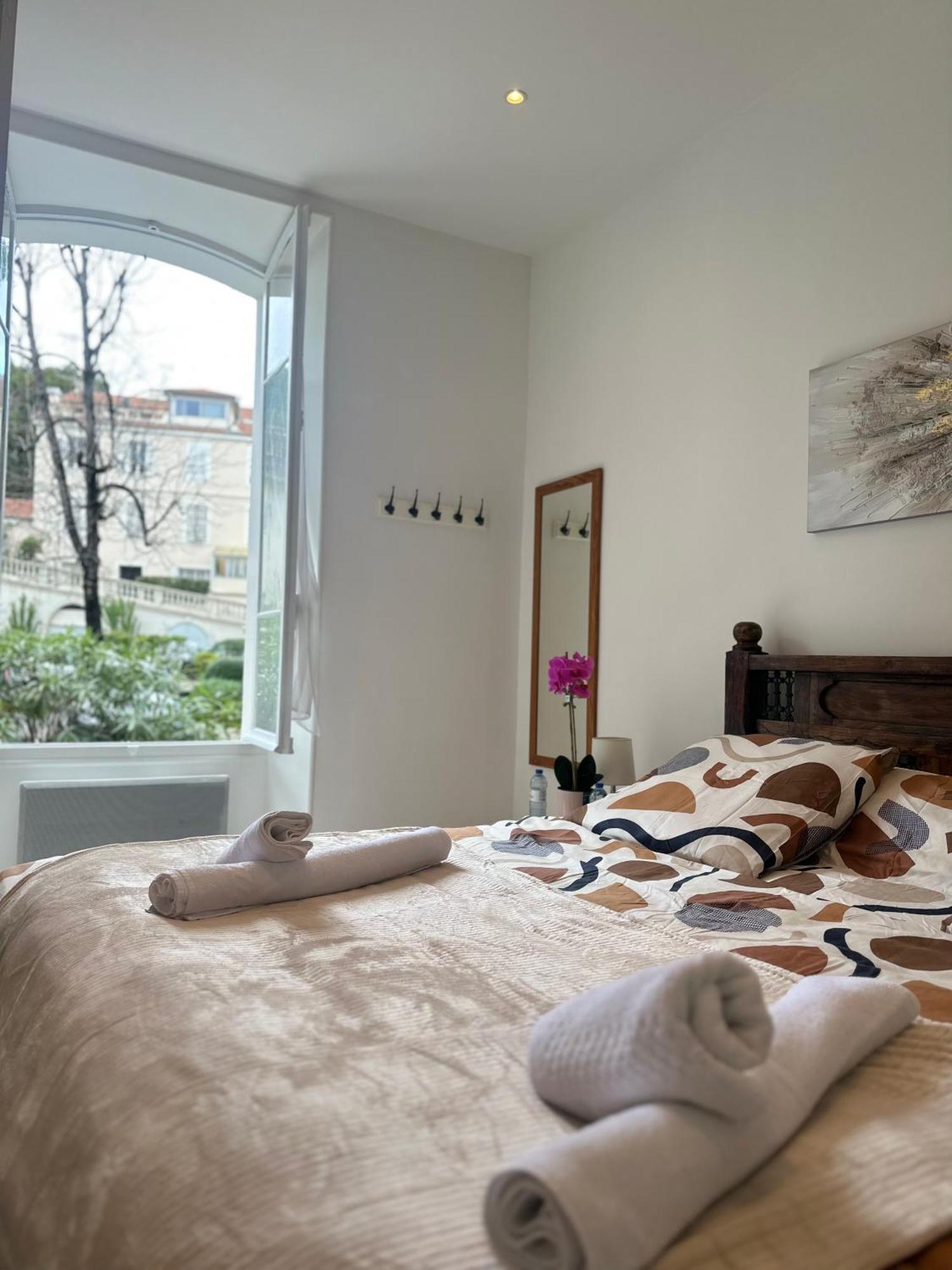 Palais T2 300m De La Parking En