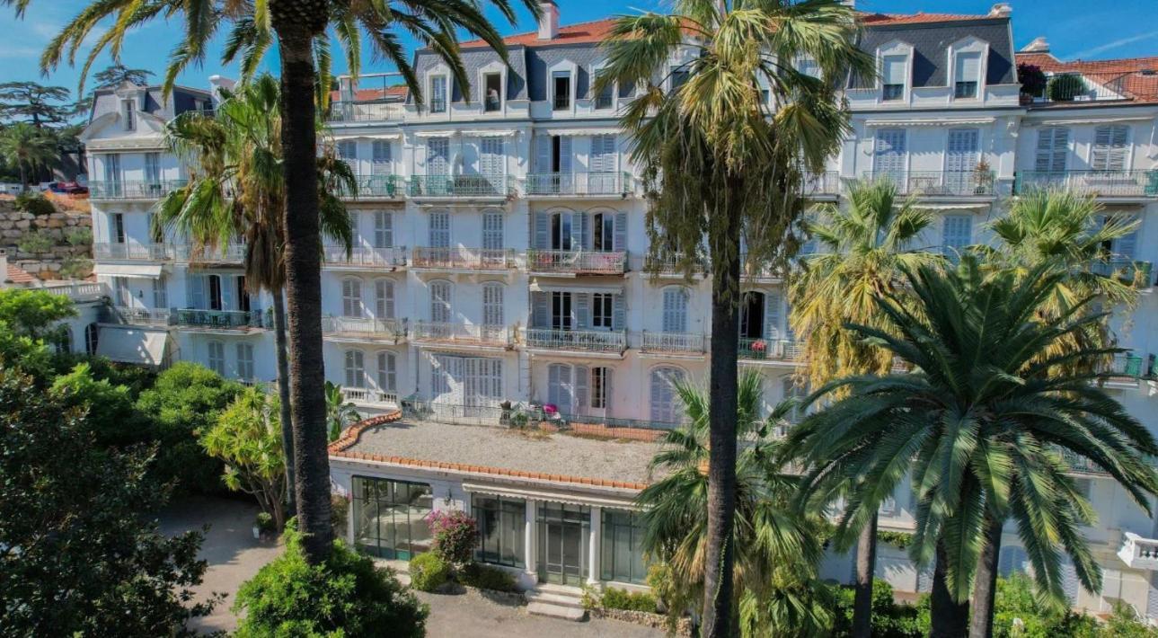 Palais T2 300m De La Parking En Appartement