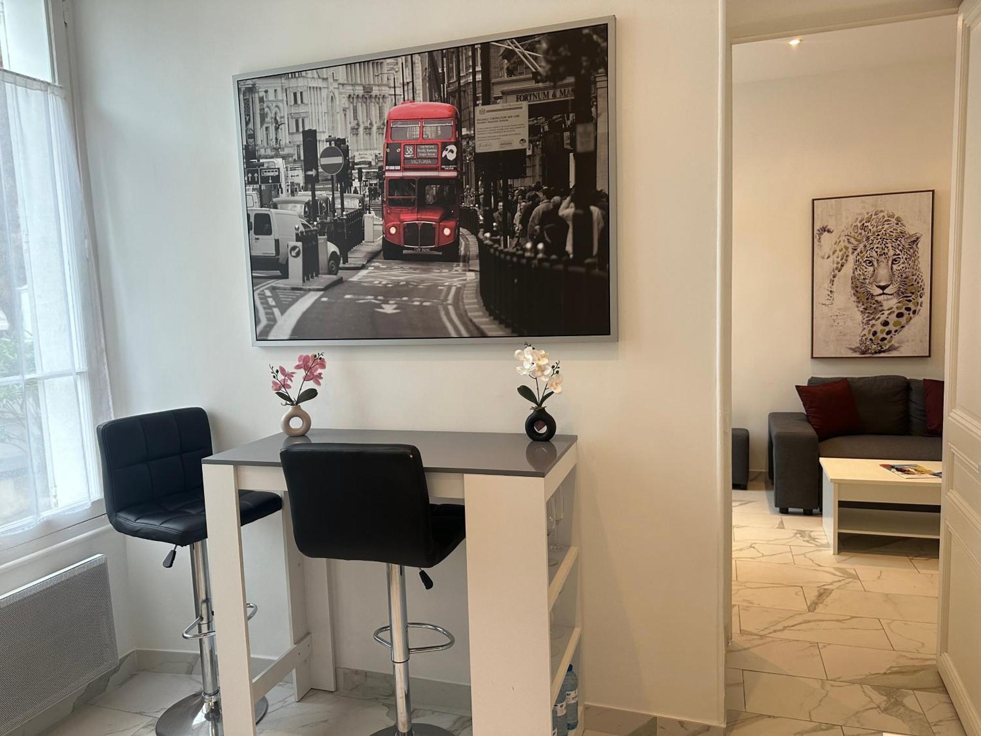 Palais T2 300m De La Parking En Appartement Cannes