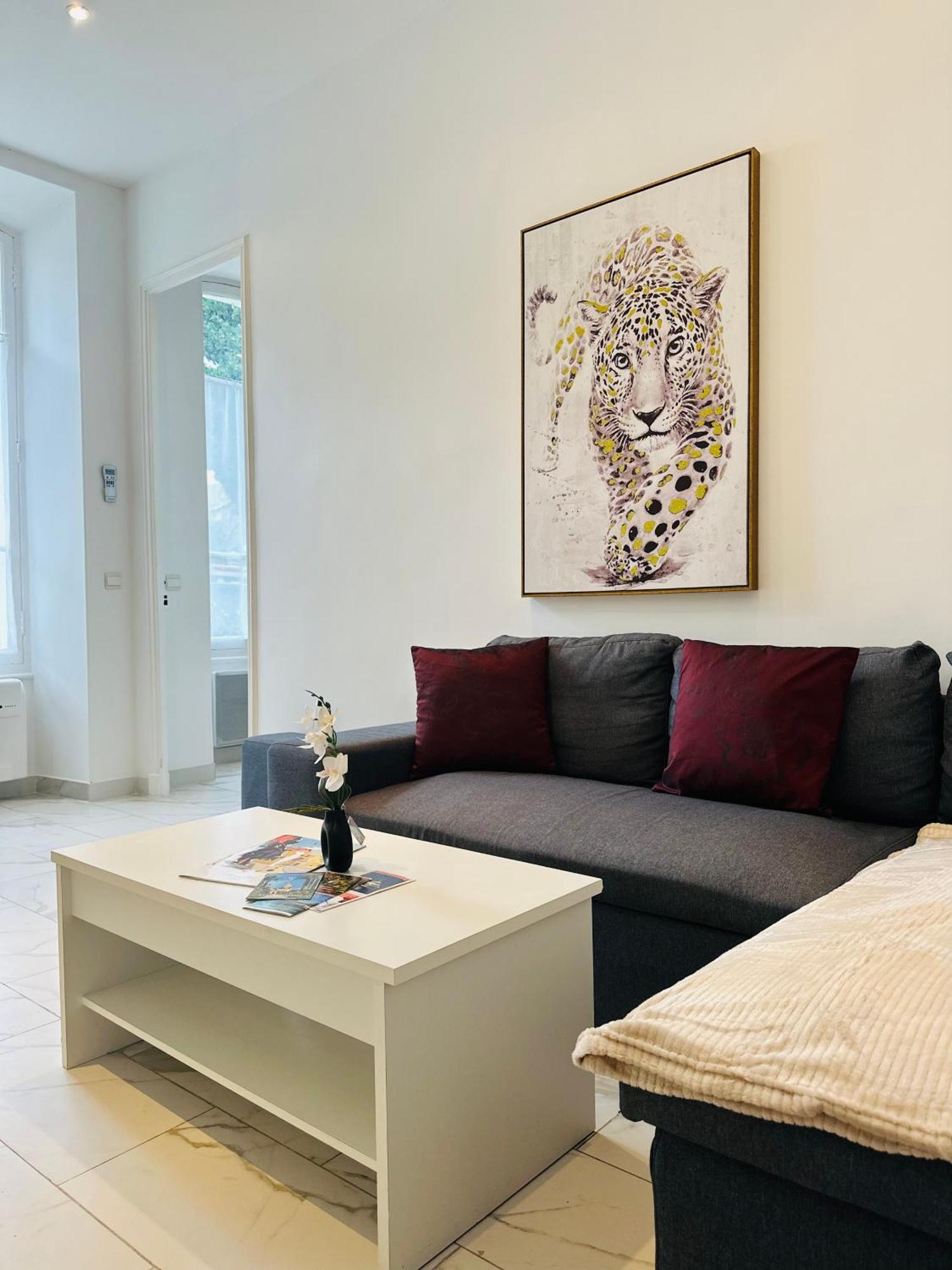 Palais T2 300m De La Parking En Appartement *